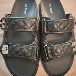 Torrid black slides